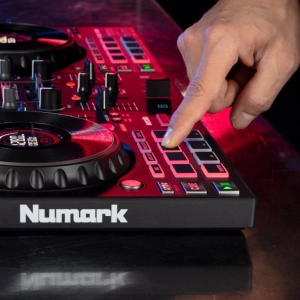 06 numark-mixtrack-platinum-fx_1600x1600_26368.jpg