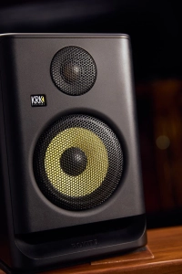 012 KRK ROKIT 5 - Lifestyle_9.jpg