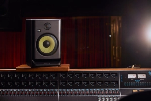 010 KRK ROKIT 8 - Lifestyle_2.jpg