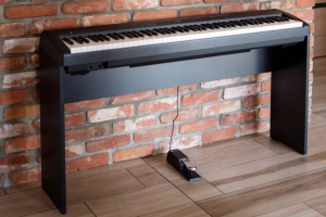 STATYW-STOJAK-DO-PIANINA-YAMAHA-P45-P-45-POLSKA-JAKOSC-Obciazenie-maksymalne-20-kg.jpg