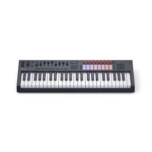 Novation_FLK2_61_Angle_Right_HR.png