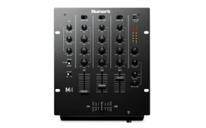NUMARK M4